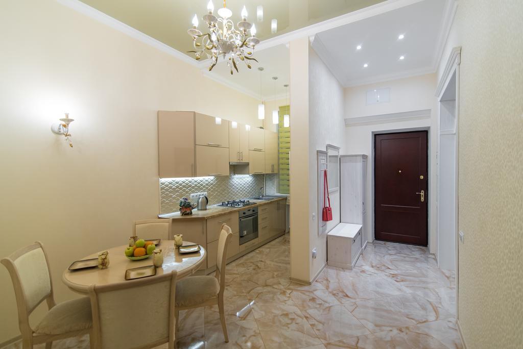 אודסה Vip Apartment Na Derebasovskoi מראה חיצוני תמונה